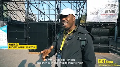 Pengunjung dari Ghana